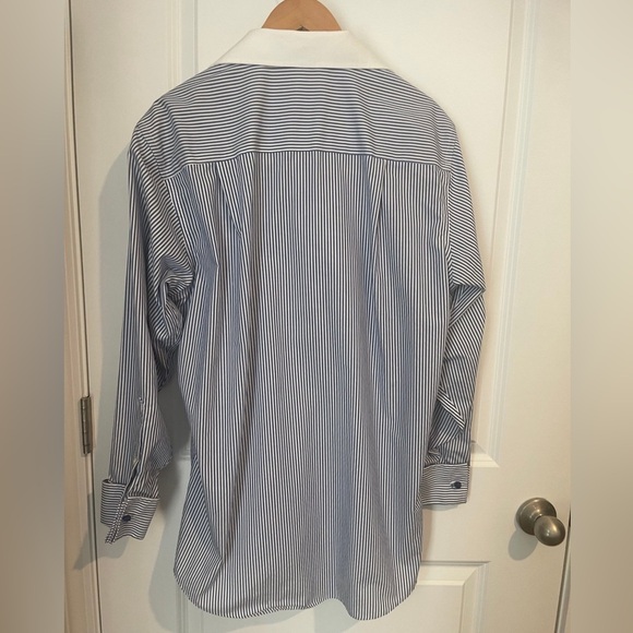 Donald Trump Signature Collection Men's
Blue Stripe Dress Shirt. - Picture 2 of 4